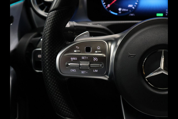 Mercedes-Benz A-Klasse 250 e AMG Limited *WEEKAANBIEIDNG* [SCHUIFKANTELDAK, SFEERVERLICHTING, CAMERA, PDC V+A, MEMORY SEATS, APPLE CARPLAY, ANDROID AUTO, CRUISE CONTROL, STOELVERWARMING, NIEUWSTAAT]