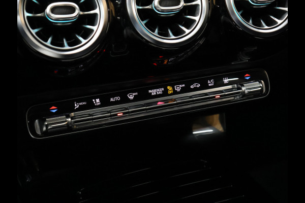 Mercedes-Benz A-Klasse 250 e AMG Limited *WEEKAANBIEIDNG* [SCHUIFKANTELDAK, SFEERVERLICHTING, CAMERA, PDC V+A, MEMORY SEATS, APPLE CARPLAY, ANDROID AUTO, CRUISE CONTROL, STOELVERWARMING, NIEUWSTAAT]