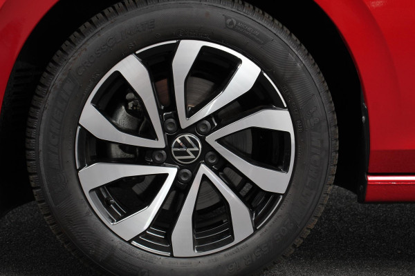 Volkswagen Golf 1.0 eTSI 110pk DSG Active | Panorama dak | Navigatie | Climate Control | Camera | Adaptive Cruise Control | Virtual Cockpit | Stoelverwarming | Extra Getint Glas