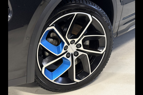 Lynk & Co 1.5 01 | Panoramadak | Apple Carplay | 360 Camera | Stoelverwarming Infinity | ACC