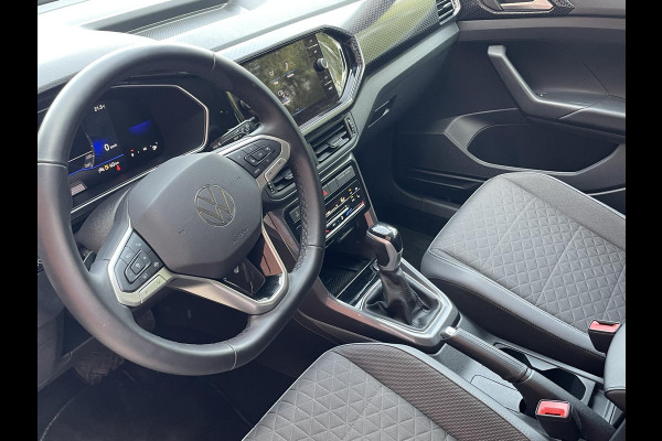 Volkswagen T-Cross 1.0 TSI 110pk DSG Style | Navigatie | Apple Carplay / Android Auto | Camera | Parkeer sensoren | Dab | Winterpakket | Digitale Cockpit