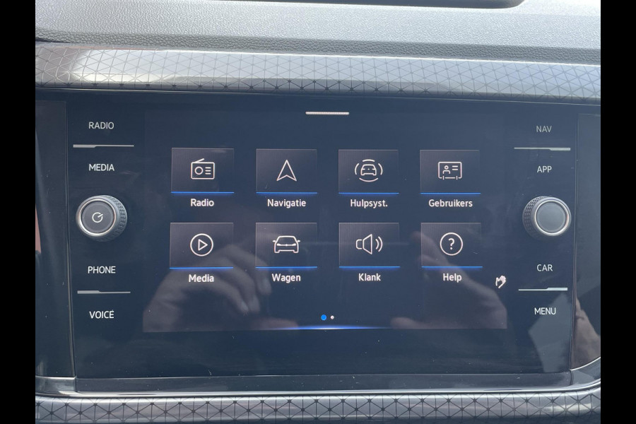 Volkswagen T-Cross 1.0 TSI 110pk DSG Style | Navigatie | Apple Carplay / Android Auto | Camera | Parkeer sensoren | Dab | Winterpakket | Digitale Cockpit