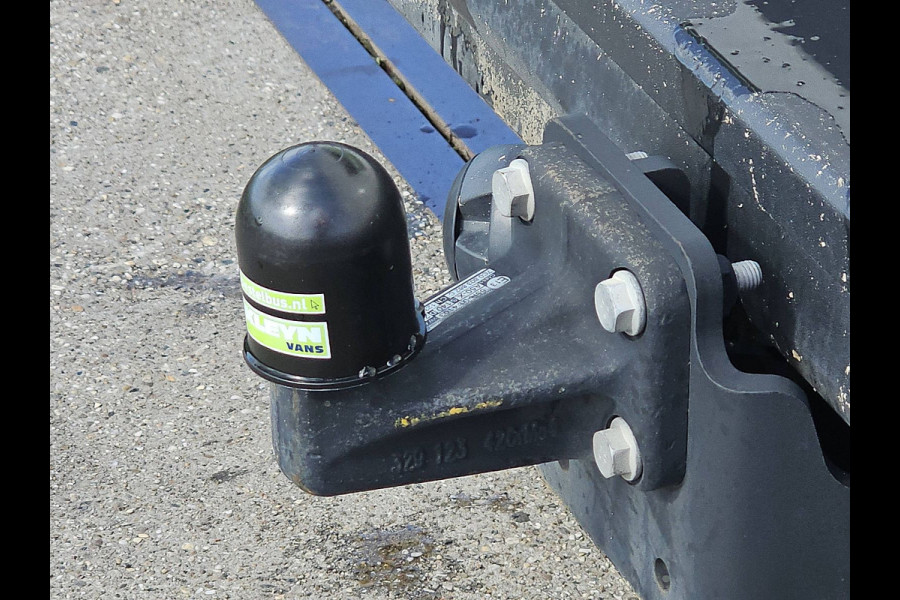 Volkswagen Crafter 35 2.0 TDI L3H3 140Pk Airco Automaat Trekhaak Camera Euro6 CarPlay!