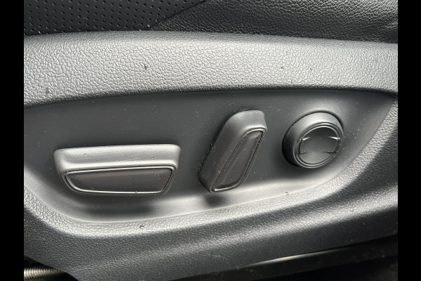 Toyota C-HR 2.0 Hybrid Launch Edition | Bi-Tone | Full Led | Leder | Stuur & Stoel verw. | Prijs Rijklaar!!