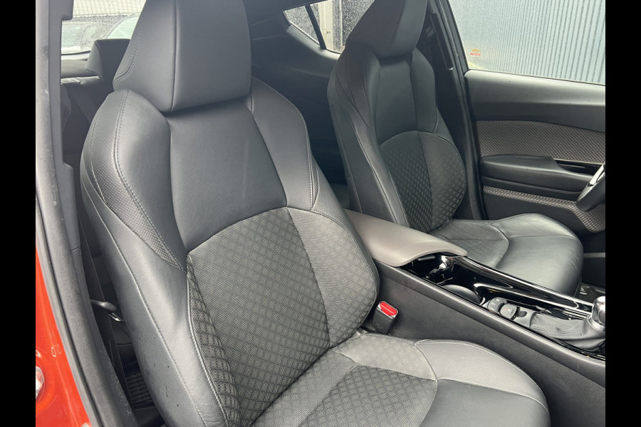 Toyota C-HR 2.0 Hybrid Launch Edition | Bi-Tone | Full Led | Leder | Stuur & Stoel verw. | Prijs Rijklaar!!