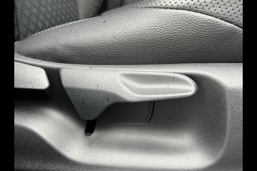 Toyota C-HR 2.0 Hybrid Launch Edition | Bi-Tone | Full Led | Leder | Stuur & Stoel verw. | Prijs Rijklaar!!