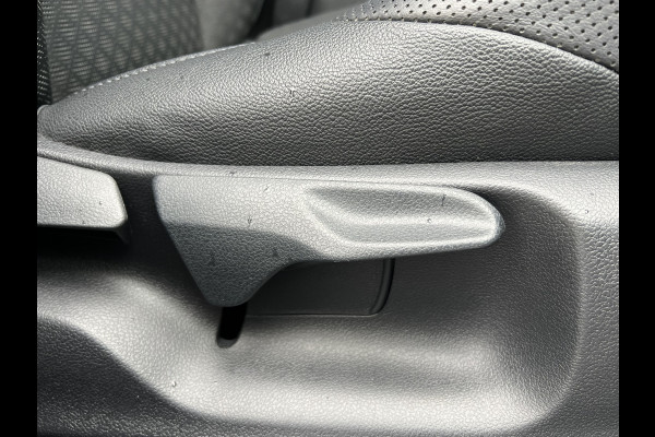 Toyota C-HR 2.0 Hybrid Launch Edition | Bi-Tone | Full Led | Leder | Stuur & Stoel verw. | Prijs Rijklaar!!