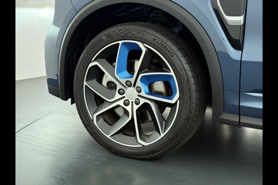 Lynk & Co 01 LYNK& CO 01 VAN: €30.900,- VOOR: €27.877,- UW EINDEJAARSVOORDEEL: €3.023,- | PHEV PLUG-IN HYBRIDE | COMPLETE AUTO / ZWARTE HEMEL | ELEKTRISCH PANORAMADAK | FULL OPTIONS | LYNK & CO GARANTIE T/M 4-2028 | RIJKLAAR GELEVERD | BTW VERREKENBAAR |