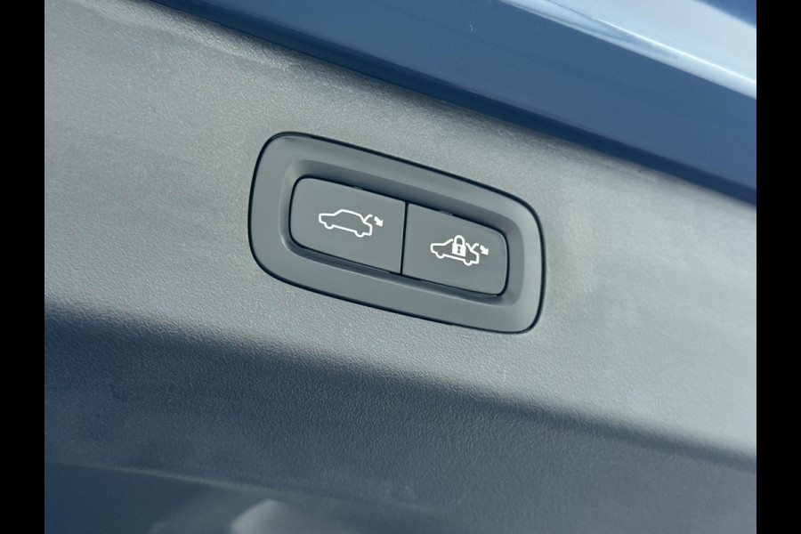 Lynk & Co 01 LYNK& CO 01 VAN: €30.900,- VOOR: €27.877,- UW EINDEJAARSVOORDEEL: €3.023,- | PHEV PLUG-IN HYBRIDE | COMPLETE AUTO / ZWARTE HEMEL | ELEKTRISCH PANORAMADAK | FULL OPTIONS | LYNK & CO GARANTIE T/M 4-2028 | RIJKLAAR GELEVERD | BTW VERREKENBAAR |