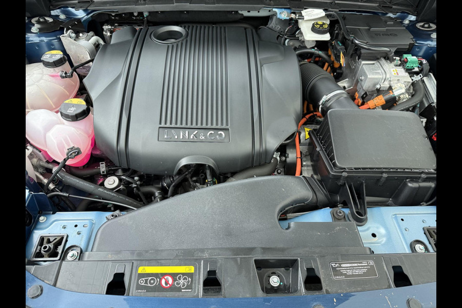 Lynk & Co 01 LYNK& CO 01 VAN: €30.900,- VOOR: €27.877,- UW EINDEJAARSVOORDEEL: €3.023,- | PHEV PLUG-IN HYBRIDE | COMPLETE AUTO / ZWARTE HEMEL | ELEKTRISCH PANORAMADAK | FULL OPTIONS | LYNK & CO GARANTIE T/M 4-2028 | RIJKLAAR GELEVERD | BTW VERREKENBAAR |