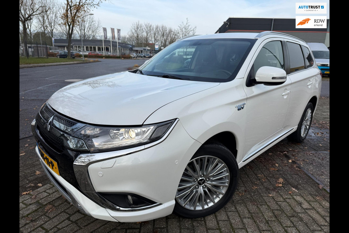 Mitsubishi Outlander 2.4 PHEV HYBRIDE 2020 230PK INTENSE+ SPORT ALCANTARA LEDER