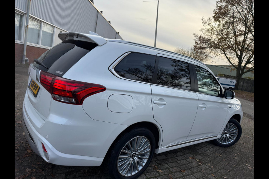 Mitsubishi Outlander 2.4 PHEV HYBRIDE 2020 230PK INTENSE+ SPORT ALCANTARA LEDER