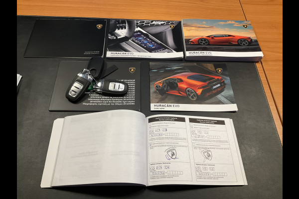 Lamborghini Huracan 5.2 EVO V10 640 CV AWD 4 Wheel steering Ceramic Dealer serviced