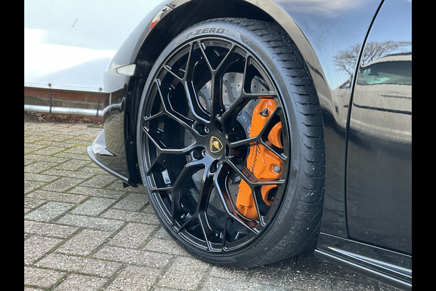 Lamborghini Huracan 5.2 EVO V10 640 CV AWD 4 Wheel steering Ceramic Dealer serviced