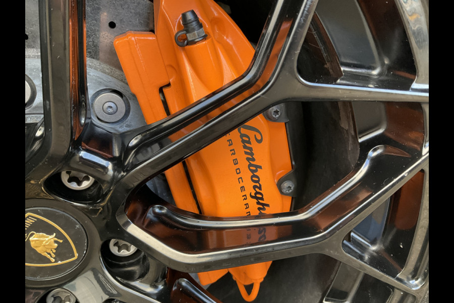 Lamborghini Huracan 5.2 EVO V10 640 CV AWD 4 Wheel steering Ceramic Dealer serviced