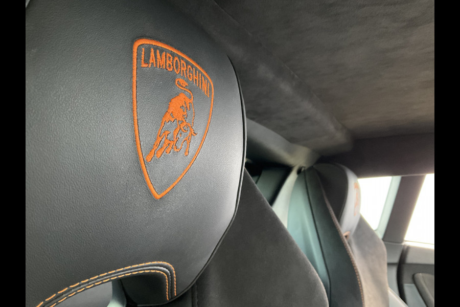 Lamborghini Huracan 5.2 EVO V10 640 CV AWD 4 Wheel steering Ceramic Dealer serviced