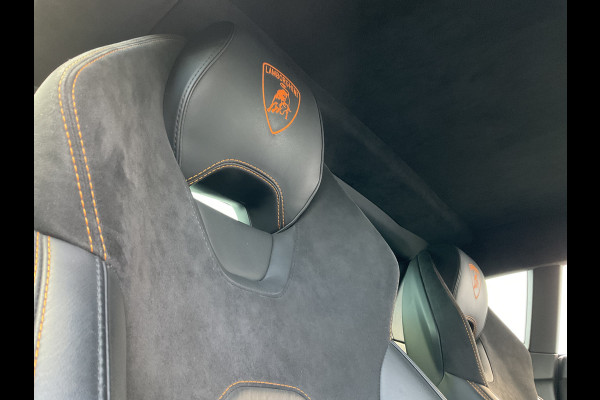 Lamborghini Huracan 5.2 EVO V10 640 CV AWD 4 Wheel steering Ceramic Dealer serviced