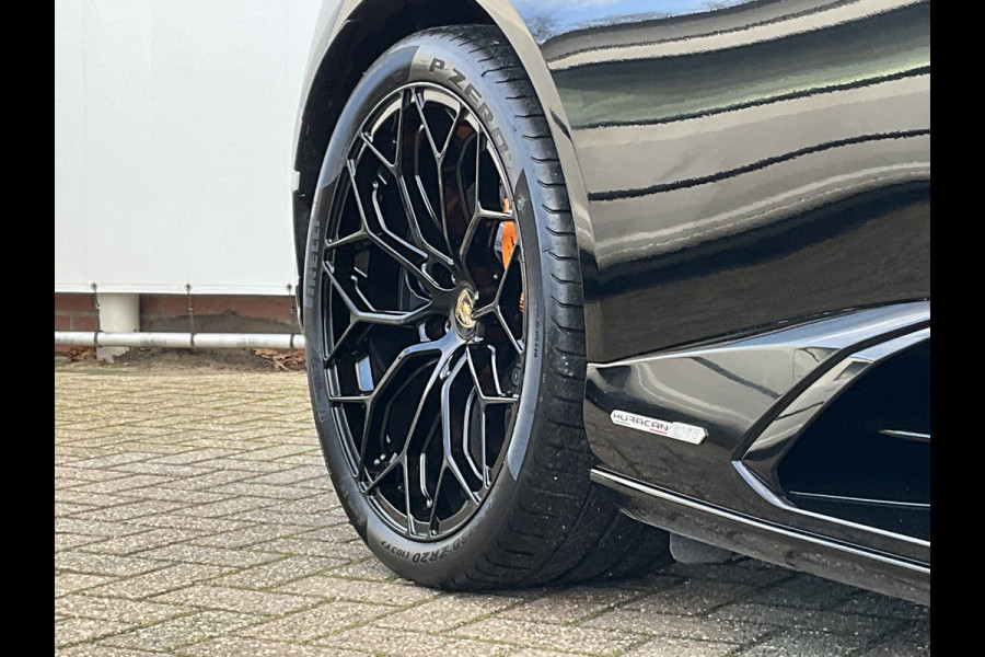 Lamborghini Huracan 5.2 EVO V10 640 CV AWD 4 Wheel steering Ceramic Dealer serviced
