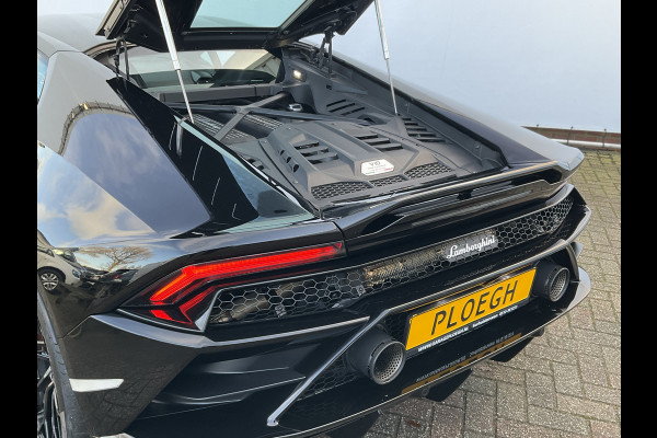 Lamborghini Huracan 5.2 EVO V10 640 CV AWD 4 Wheel steering Ceramic Dealer serviced