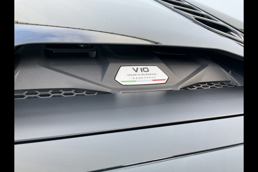 Lamborghini Huracan 5.2 EVO V10 640 CV AWD 4 Wheel steering Ceramic Dealer serviced