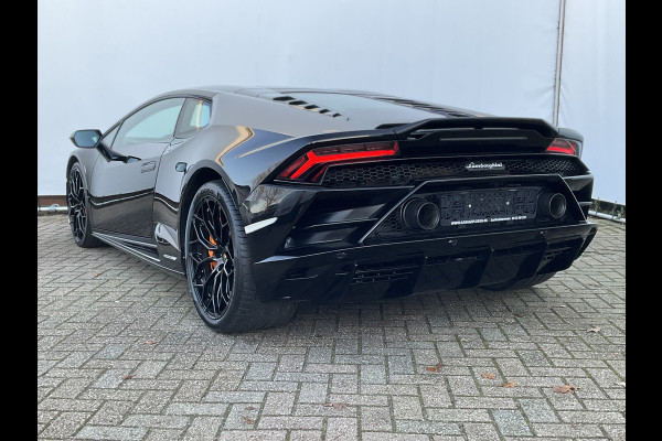 Lamborghini Huracan 5.2 EVO V10 640 CV AWD 4 Wheel steering Ceramic Dealer serviced