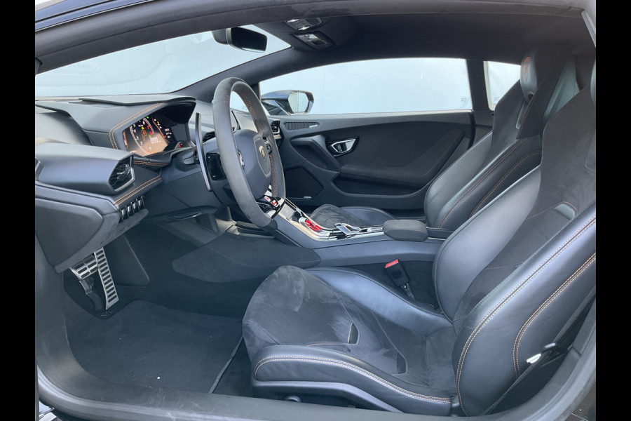 Lamborghini Huracan 5.2 EVO V10 640 CV AWD 4 Wheel steering Ceramic Dealer serviced