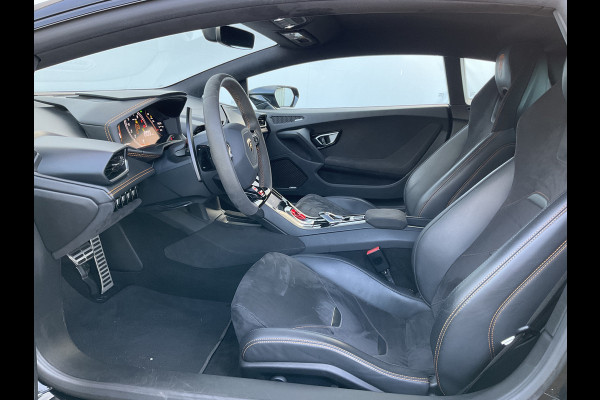 Lamborghini Huracan 5.2 EVO V10 640 CV AWD 4 Wheel steering Ceramic Dealer serviced