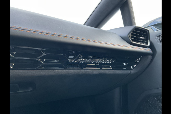Lamborghini Huracan 5.2 EVO V10 640 CV AWD 4 Wheel steering Ceramic Dealer serviced