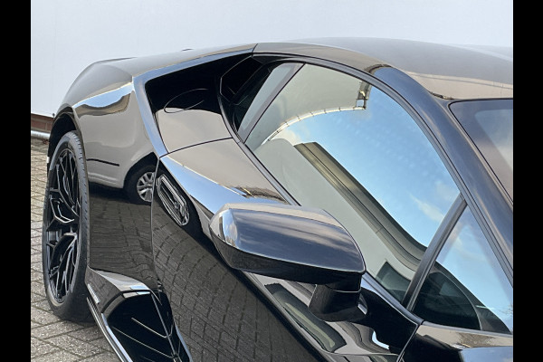 Lamborghini Huracan 5.2 EVO V10 640 CV AWD 4 Wheel steering Ceramic Dealer serviced