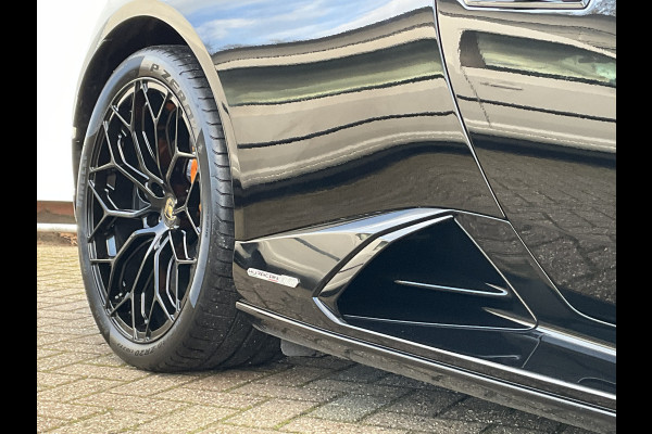 Lamborghini Huracan 5.2 EVO V10 640 CV AWD 4 Wheel steering Ceramic Dealer serviced