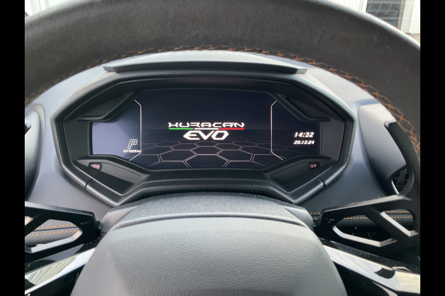 Lamborghini Huracan 5.2 EVO V10 640 CV AWD 4 Wheel steering Ceramic Dealer serviced