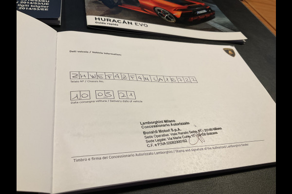 Lamborghini Huracan 5.2 EVO V10 640 CV AWD 4 Wheel steering Ceramic Dealer serviced