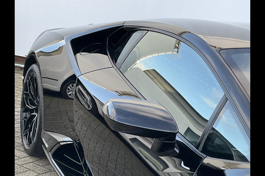 Lamborghini Huracan 5.2 EVO V10 640 CV AWD 4 Wheel steering Ceramic Dealer serviced