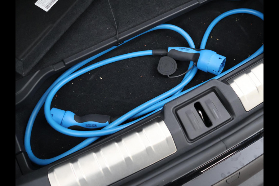 Porsche Taycan 4S 490 PK PERFORMANCE 84 KWH + SPORT CHRONO | ACHTERASBESTURING | 21 INCH | SPORTSTOELEN