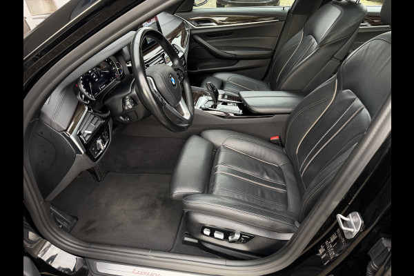 BMW 5 Serie Touring 520i High Executive Luxury Automaat / Pano dak / 18"LM / Leder / Camera