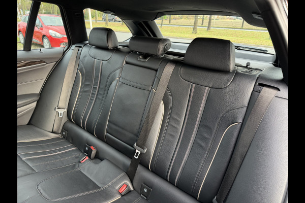 BMW 5 Serie Touring 520i High Executive Luxury Automaat / Pano dak / 18"LM / Leder / Camera