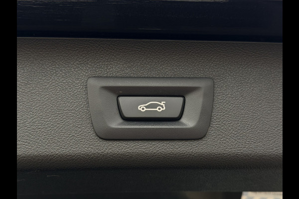 BMW 5 Serie Touring 520i High Executive Luxury Automaat / Pano dak / 18"LM / Leder / Camera