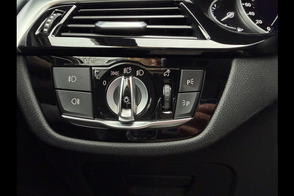 BMW 5 Serie Touring 520i High Executive Luxury Automaat / Pano dak / 18"LM / Leder / Camera