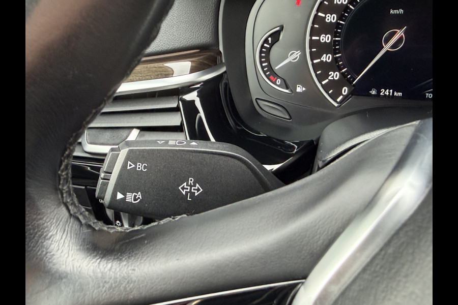 BMW 5 Serie Touring 520i High Executive Luxury Automaat / Pano dak / 18"LM / Leder / Camera