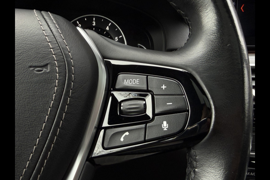 BMW 5 Serie Touring 520i High Executive Luxury Automaat / Pano dak / 18"LM / Leder / Camera