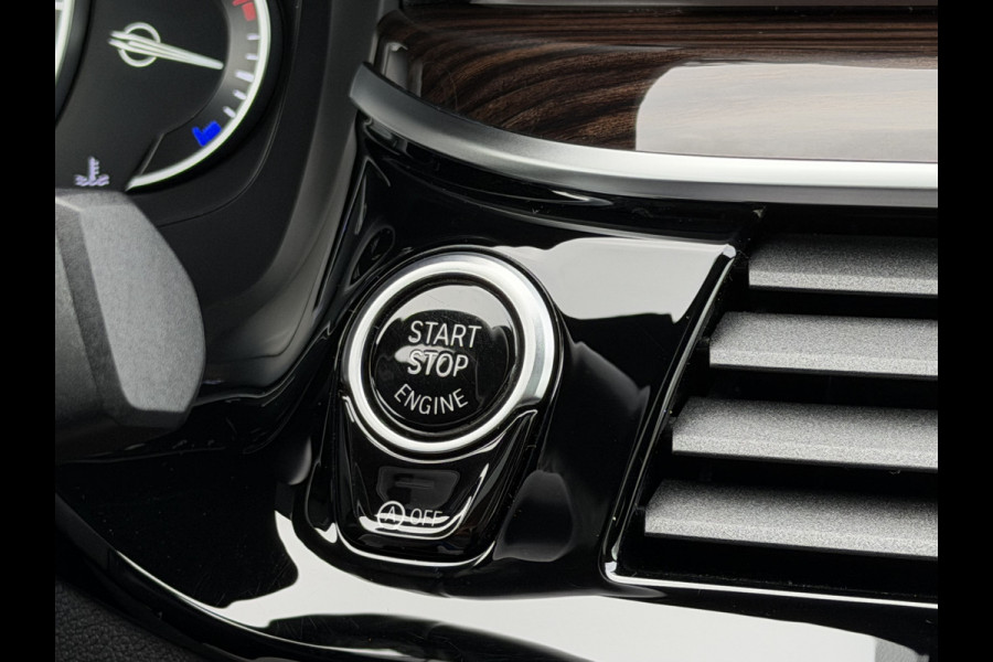 BMW 5 Serie Touring 520i High Executive Luxury Automaat / Pano dak / 18"LM / Leder / Camera