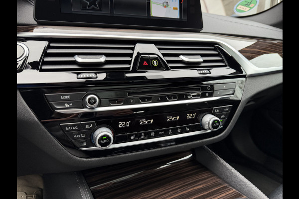 BMW 5 Serie Touring 520i High Executive Luxury Automaat / Pano dak / 18"LM / Leder / Camera