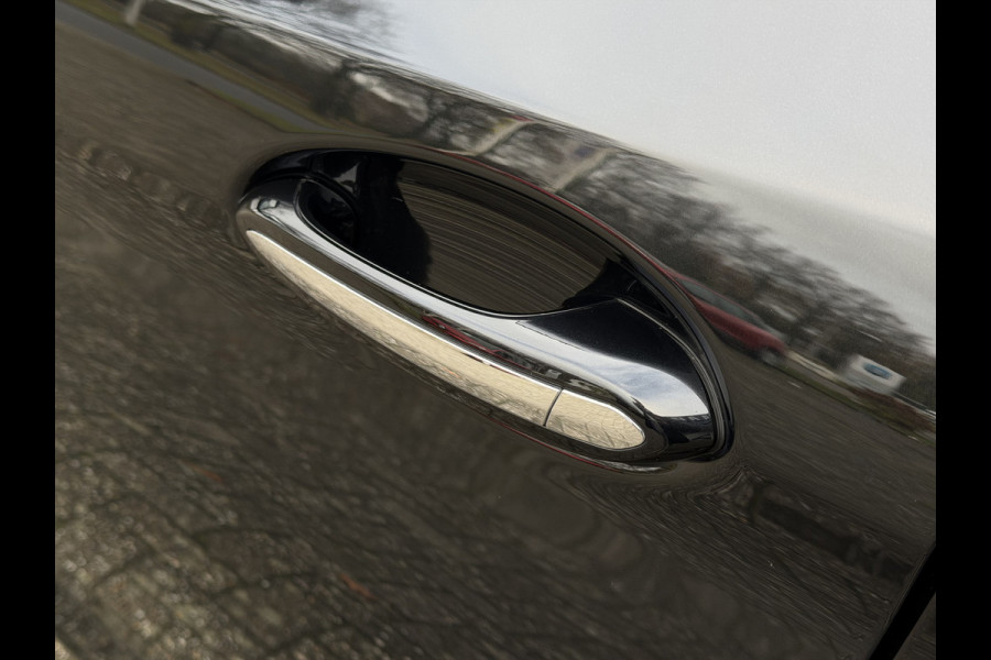 BMW 5 Serie Touring 520i High Executive Luxury Automaat / Pano dak / 18"LM / Leder / Camera