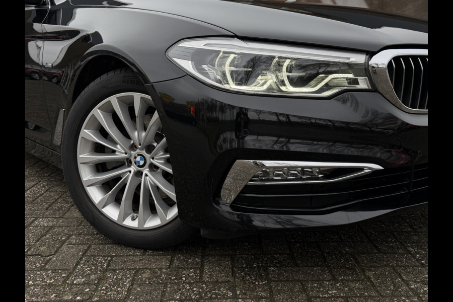 BMW 5 Serie Touring 520i High Executive Luxury Automaat / Pano dak / 18"LM / Leder / Camera