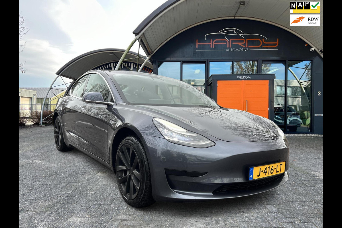 Tesla Model 3 Standard RWD Plus 60 kWh 85% SOH Trekhaak (1.000kg) Rijklaarprijs!