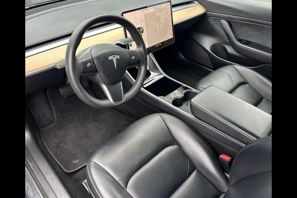 Tesla Model 3 Standard RWD Plus 60 kWh 85% SOH Trekhaak (1.000kg) Rijklaarprijs!