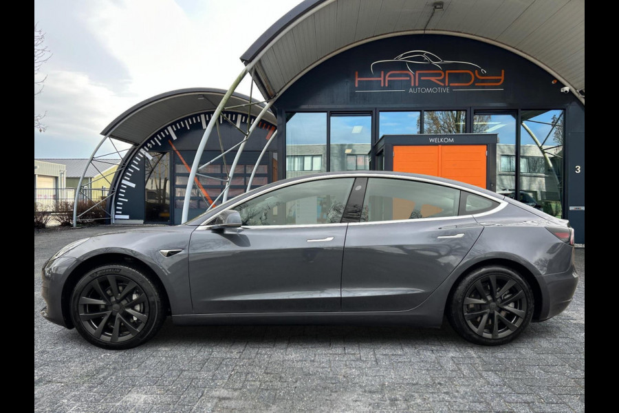 Tesla Model 3 Standard RWD Plus 60 kWh 85% SOH Trekhaak (1.000kg) Rijklaarprijs!