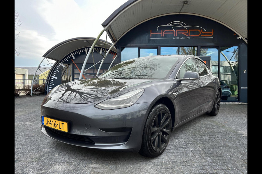 Tesla Model 3 Standard RWD Plus 60 kWh 85% SOH Trekhaak (1.000kg) Rijklaarprijs!