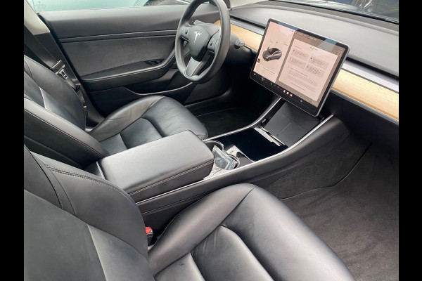 Tesla Model 3 Standard RWD Plus 60 kWh 85% SOH Trekhaak (1.000kg) Rijklaarprijs!