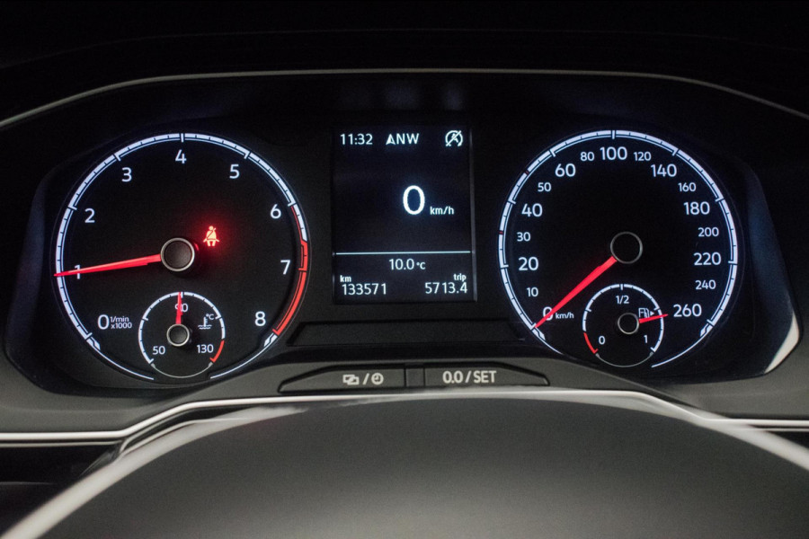 Volkswagen Polo 1.0 TSI R-LINE 116PK ORG NL [ Panoramadak Sfeerverlichting Carplay Adaptive Cruise Parkeersensoren DAB ]